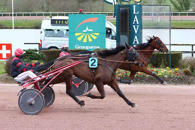 Photo d'arrivée de la course pmu PRIX FRANCE BLEU MAYENNE à LAVAL le Mercredi 17 mars 2021