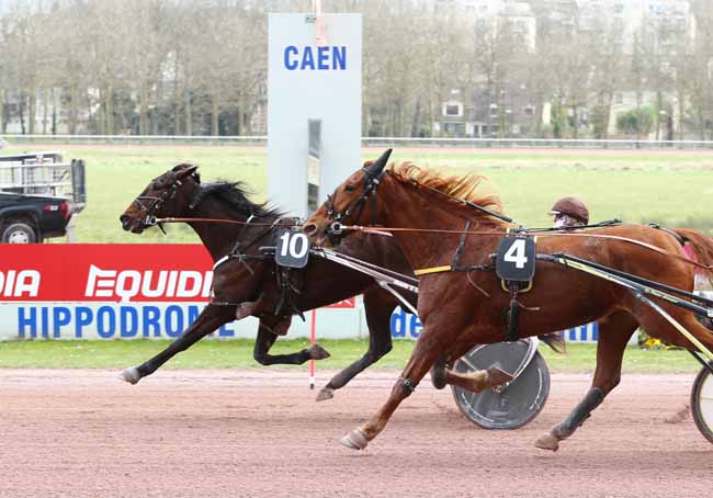 Photo d'arrivée de la course pmu PRIX DE LUC-SUR-MER à CAEN le Jeudi 18 mars 2021