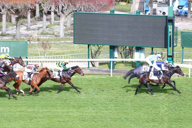 Photo d'arrivée de la course pmu PRIX TEDDY à SAINT-CLOUD le Dimanche 21 mars 2021