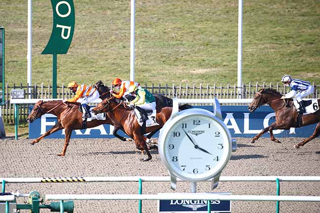 Photo d'arrivée de la course pmu PRIX DU BAT L'EAU à CHANTILLY le Mardi 23 mars 2021
