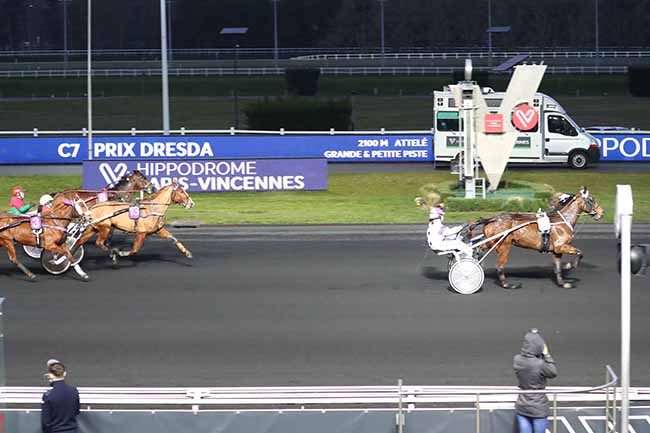 Photo d'arrivée de la course pmu PRIX DRESDA à PARIS-VINCENNES le Vendredi 26 mars 2021