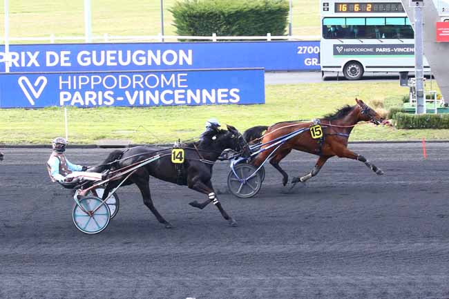 Photo d'arrivée de la course pmu PRIX DE GUEUGNON à PARIS-VINCENNES le Samedi 27 mars 2021