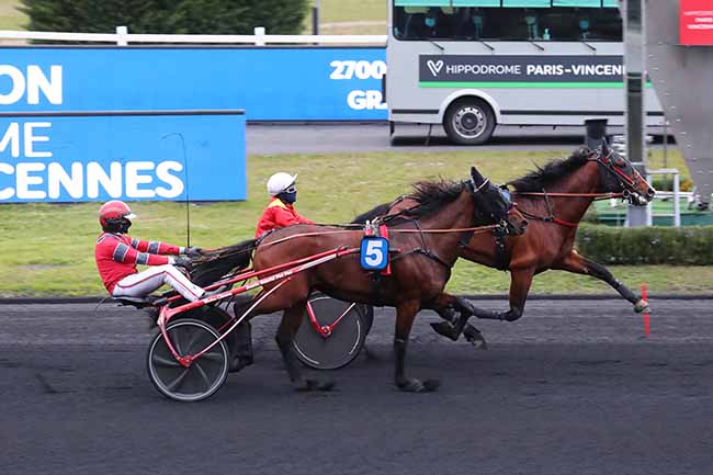 Photo d'arrivée de la course pmu PRIX DE CHATILLON à PARIS-VINCENNES le Samedi 27 mars 2021