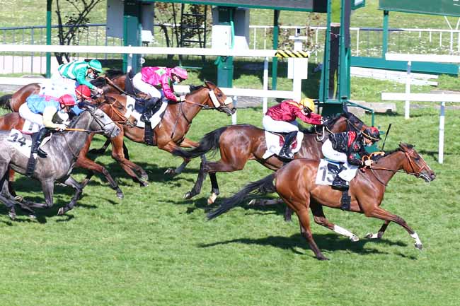 Photo d'arrivée de la course pmu PRIX DU PETIT MORIN à SAINT-CLOUD le Lundi 29 mars 2021