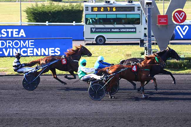 Photo d'arrivée de la course pmu PRIX ADRASTEA à PARIS-VINCENNES le Vendredi 2 avril 2021