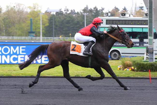Photo d'arrivée de la course pmu PRIX DE BAPAUME à PARIS-VINCENNES le Samedi 10 avril 2021
