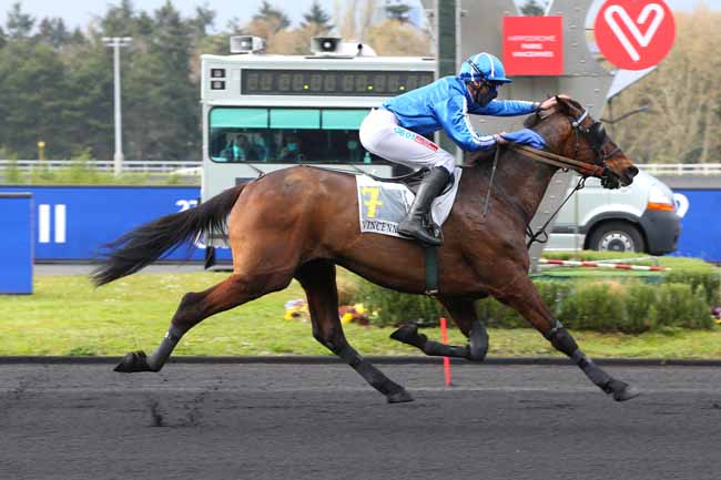 Photo d'arrivée de la course pmu PRIX THEOPHILE LALLOUET à PARIS-VINCENNES le Samedi 10 avril 2021