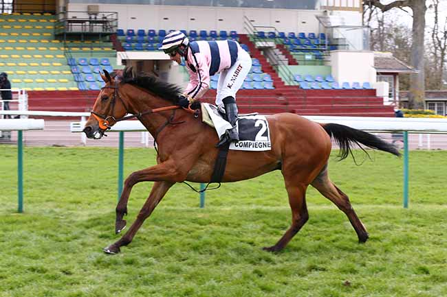Photo d'arrivée de la course pmu PRIX ETIENNE BALSAN à COMPIEGNE le Lundi 12 avril 2021