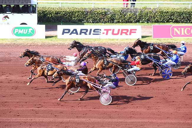 Photo d'arrivée de la course pmu PRIX DU SOUVENIR A PH. DIBILIO - PRIX DE NANTES à LYON LA SOIE le Mercredi 14 avril 2021