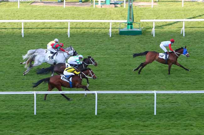 Photo d'arrivée de la course pmu PRIX DE VILLIERS SAINT-FREDERIC à SAINT-CLOUD le Mercredi 14 avril 2021