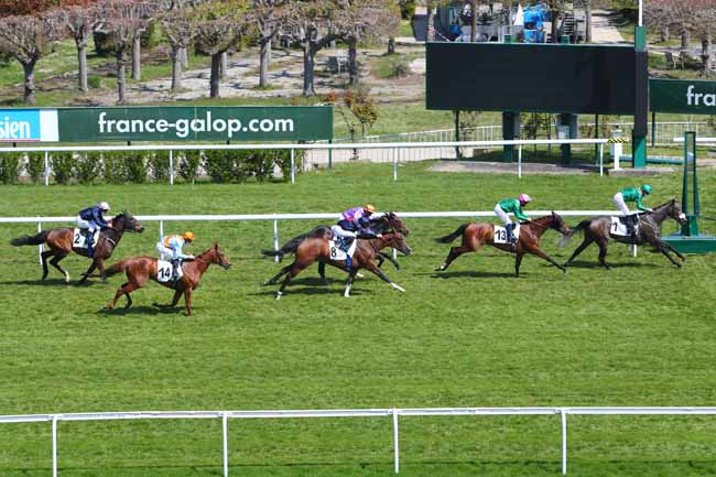 Photo d'arrivée de la course pmu PRIX IVANJICA à SAINT-CLOUD le Lundi 19 avril 2021
