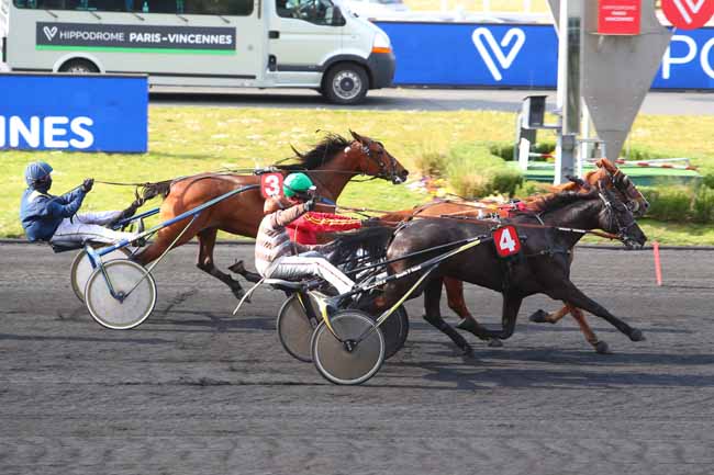 Photo d'arrivée de la course pmu PRIX CLORINDE à PARIS-VINCENNES le Mardi 20 avril 2021
