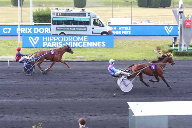 Photo d'arrivée de la course pmu PRIX DORIS à PARIS-VINCENNES le Mardi 20 avril 2021
