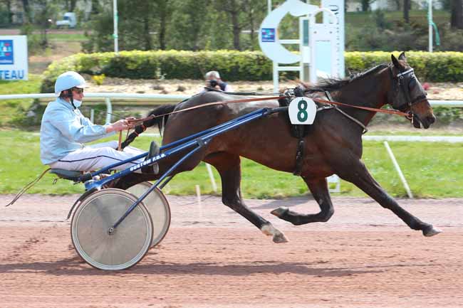 Photo d'arrivée de la course pmu PRIX ANDRE FRIQUET à PONTCHATEAU le Mercredi 21 avril 2021