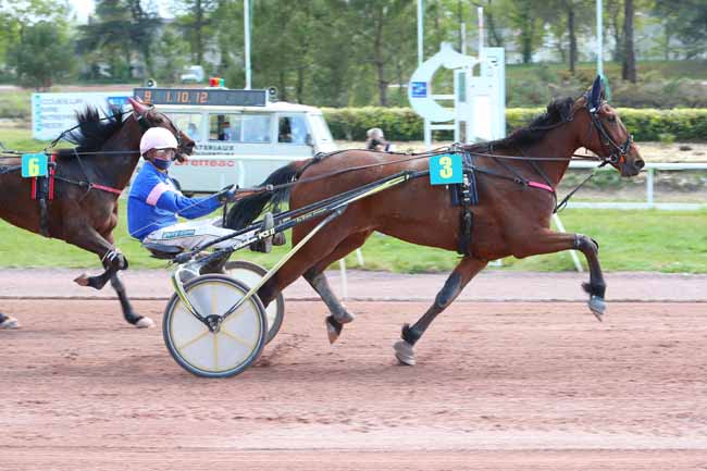 Photo d'arrivée de la course pmu PRIX DE LA SOCIETE DU CHEVAL FRANCAIS à PONTCHATEAU le Mercredi 21 avril 2021