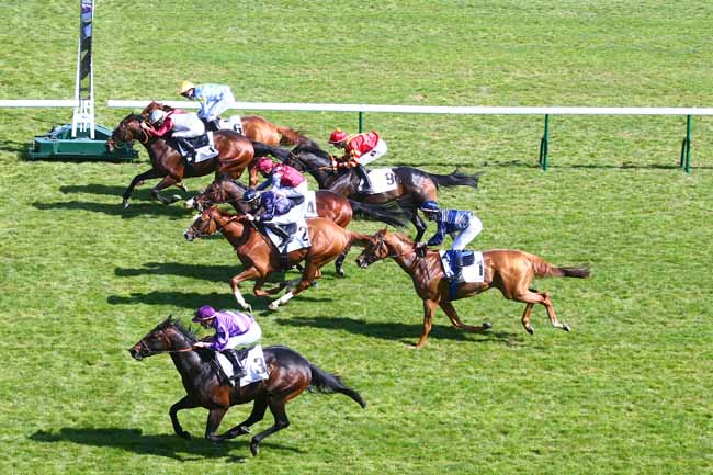 Photo d'arrivée de la course pmu PRIX MACHADO à LONGCHAMP le Jeudi 22 avril 2021