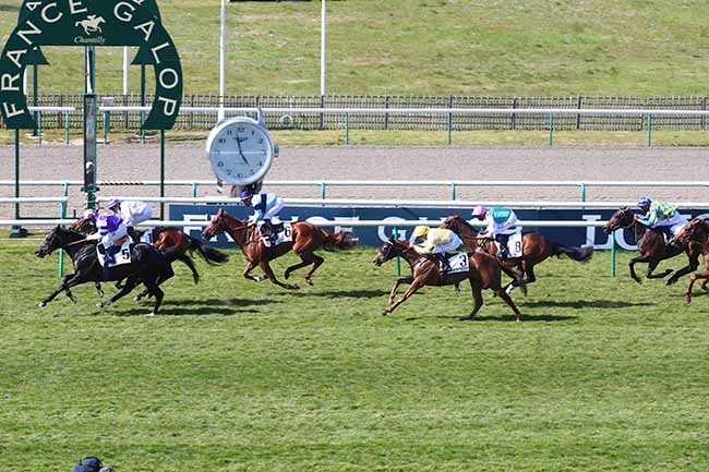 Photo d'arrivée de la course pmu PRIX DE MONTGEROULT à CHANTILLY le Lundi 26 avril 2021