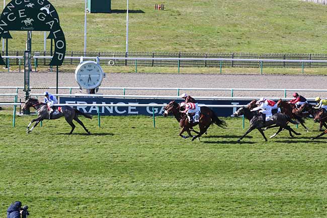 Photo d'arrivée de la course pmu PRIX DE L'AIRE CANTILIENNE à CHANTILLY le Lundi 26 avril 2021