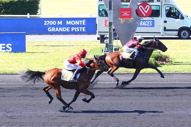Photo d'arrivée de la course pmu PRIX HAVNIA à PARIS-VINCENNES le Mardi 27 avril 2021