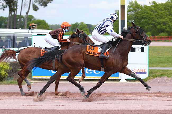 Photo d'arrivée de la course pmu PRIX DU PMU LA JUMENT VERTE à MAURE DE BRETAGNE le Mercredi 28 avril 2021