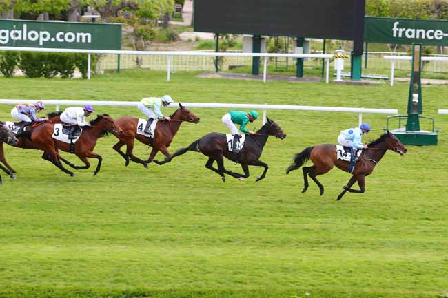 Photo d'arrivée de la course pmu PRIX PRALINE à SAINT-CLOUD le Mercredi 28 avril 2021