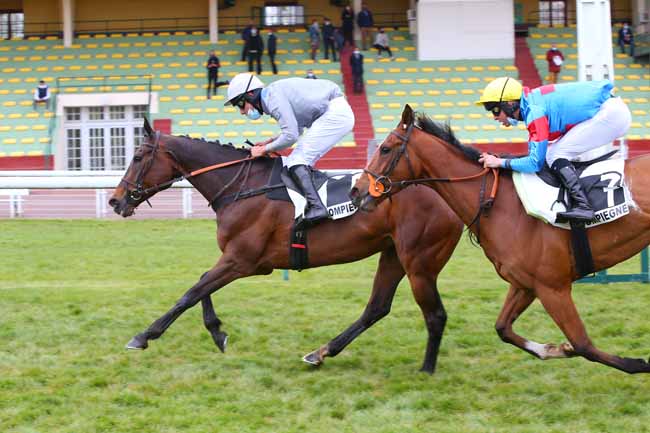 Photo d'arrivée de la course pmu PRIX DU MONT-DORE à COMPIEGNE le Jeudi 29 avril 2021