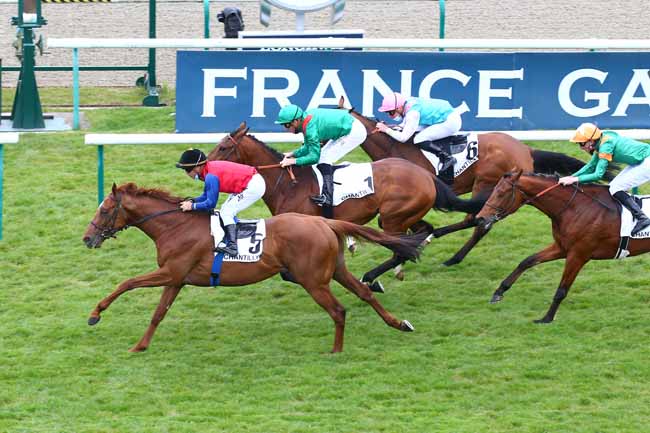 Photo d'arrivée de la course pmu PRIX DE COURTEUIL à CHANTILLY le Mardi 4 mai 2021