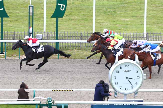 Photo d'arrivée de la course pmu PRIX SERGE BOIREAU à CHANTILLY le Mardi 4 mai 2021