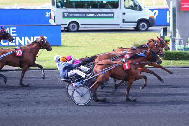 Photo d'arrivée de la course pmu PRIX BETTINA à PARIS-VINCENNES le Vendredi 7 mai 2021