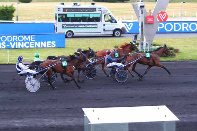 Photo d'arrivée de la course pmu PRIX IDA à PARIS-VINCENNES le Vendredi 7 mai 2021