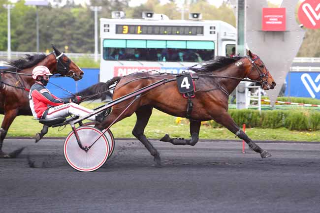 Photo d'arrivée de la course pmu PRIX DE L'AUBE à PARIS-VINCENNES le Dimanche 9 mai 2021