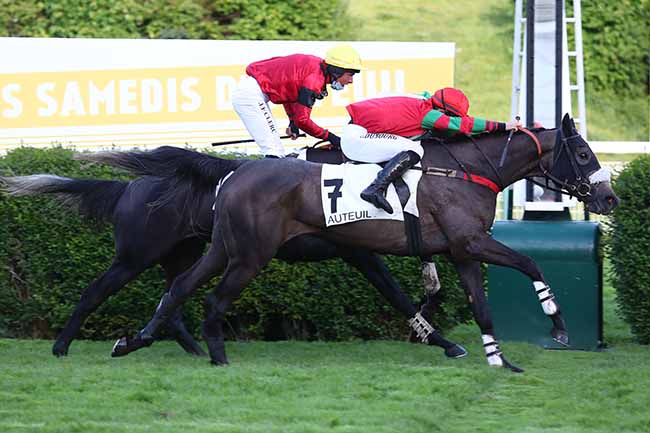 Photo d'arrivée de la course pmu PRIX JEAN DE LA ROCHEFOUCAULD à AUTEUIL le Samedi 15 mai 2021