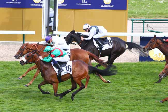 Photo d'arrivée de la course pmu PRIX DE LA MUETTE à LONGCHAMP le Dimanche 16 mai 2021