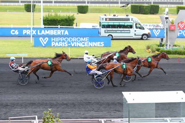 Photo d'arrivée de la course pmu PRIX LAMBERTA à PARIS-VINCENNES le Mardi 18 mai 2021