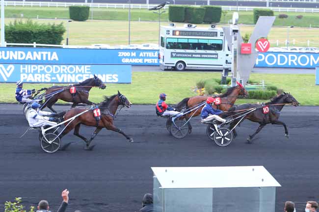 Photo d'arrivée de la course pmu PRIX ABUNDANTIA à PARIS-VINCENNES le Vendredi 21 mai 2021
