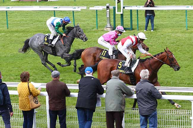 Photo d'arrivée de la course pmu PRIX DE LA FEDERATION DU NORD à COMPIEGNE le Mardi 25 mai 2021