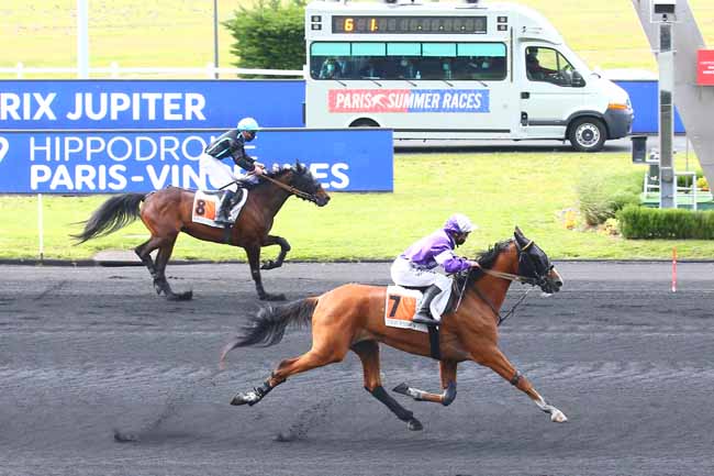 Photo d'arrivée de la course pmu PRIX JUPITER à PARIS-VINCENNES le Mardi 25 mai 2021