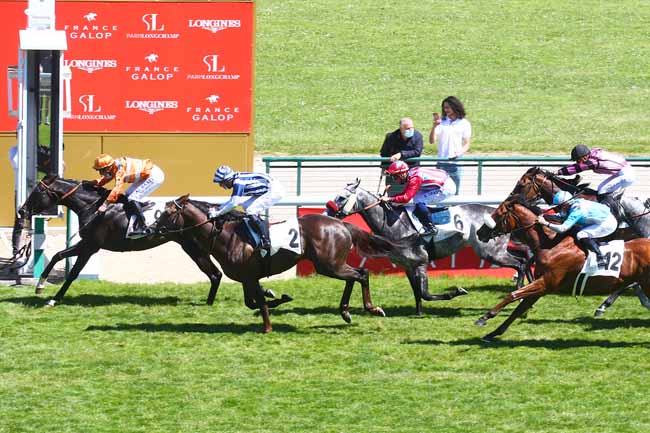 Photo d'arrivée de la course pmu PRIX DE L'ORANGERIE à LONGCHAMP le Dimanche 30 mai 2021