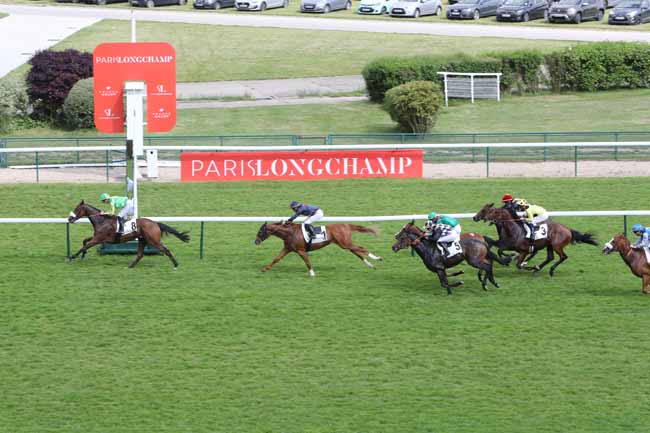 Photo d'arrivée de la course pmu PRIX DU PONT ALEXANDRE III à LONGCHAMP le Jeudi 3 juin 2021