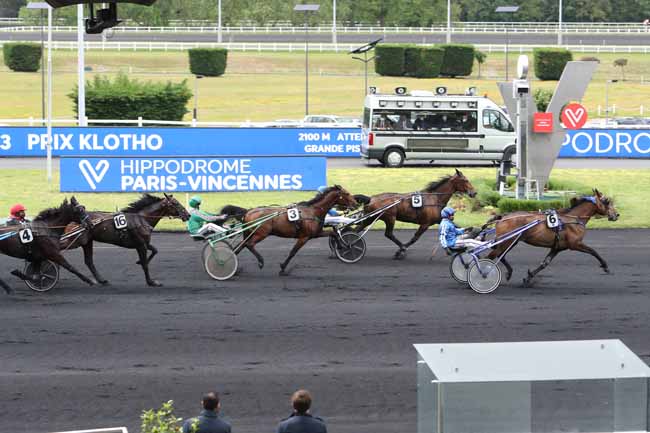 Photo d'arrivée de la course pmu PRIX KLOTHO à PARIS-VINCENNES le Vendredi 4 juin 2021