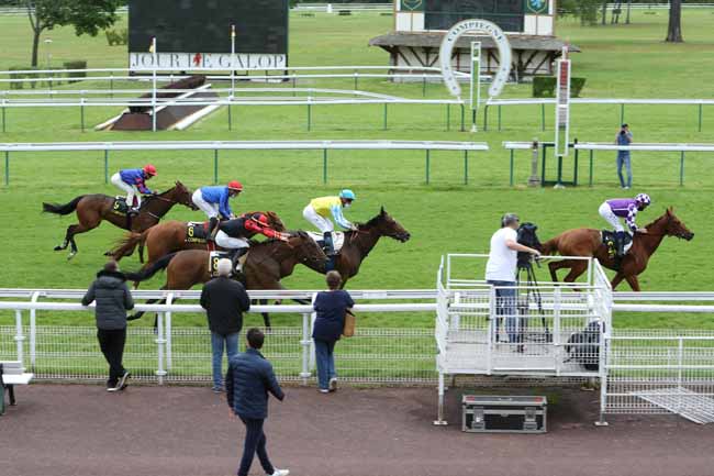 Photo d'arrivée de la course pmu PRIX DE VIGNEMONT à COMPIEGNE le Vendredi 4 juin 2021