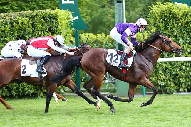Photo d'arrivée de la course pmu PRIX ALY KHAN à CHANTILLY le Dimanche 6 juin 2021