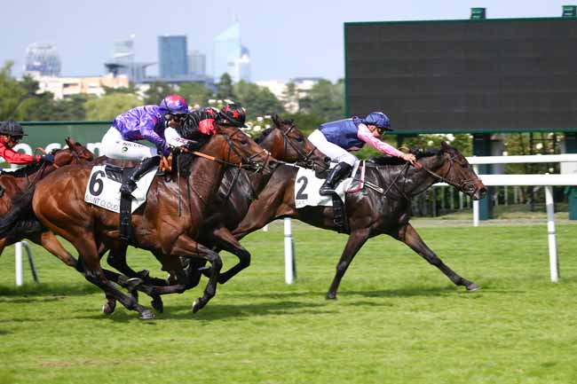 Photo d'arrivée de la course pmu PRIX DE CARRIERES-SOUS-BOIS à SAINT-CLOUD le Mardi 8 juin 2021