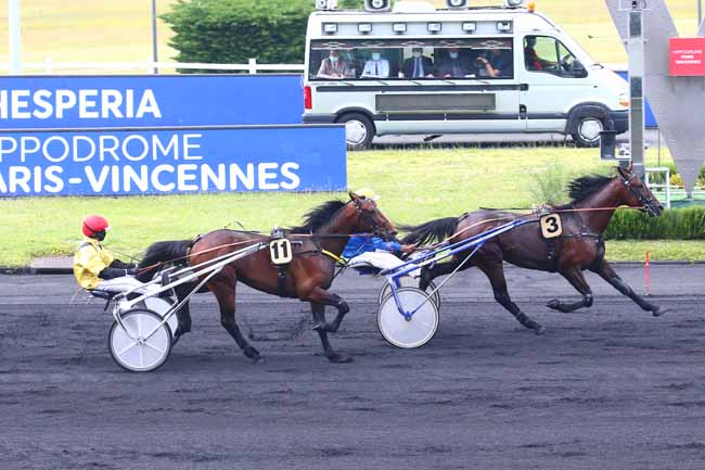 Photo d'arrivée de la course pmu PRIX HESPERIA à PARIS-VINCENNES le Mardi 8 juin 2021