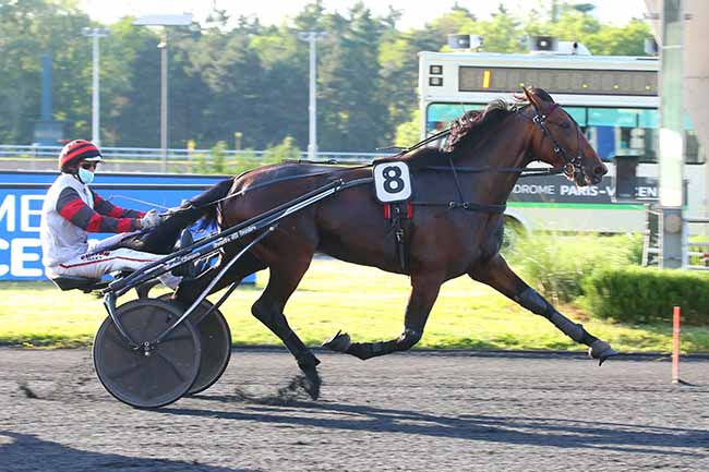 Photo d'arrivée de la course pmu PRIX CYGNUS à PARIS-VINCENNES le Vendredi 11 juin 2021