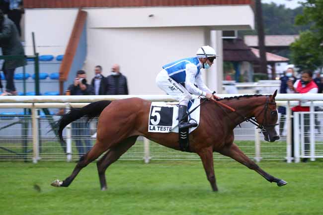 Photo d'arrivée de la course pmu PRIX E2M à LA TESTE DE BUCH le Jeudi 17 juin 2021