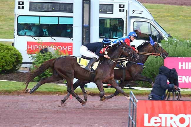 Photo d'arrivée de la course pmu PRIX DE LA PLACE BALARD à ENGHIEN le Samedi 19 juin 2021
