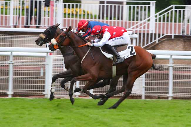 Photo d'arrivée de la course pmu PRIX PORT SAID à AUTEUIL le Samedi 19 juin 2021