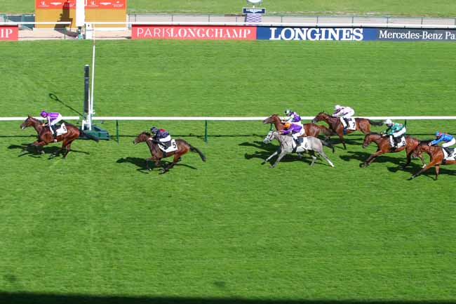 Photo d'arrivée de la course pmu PRIX DES ARENES DE PARIS à LONGCHAMP le Jeudi 24 juin 2021