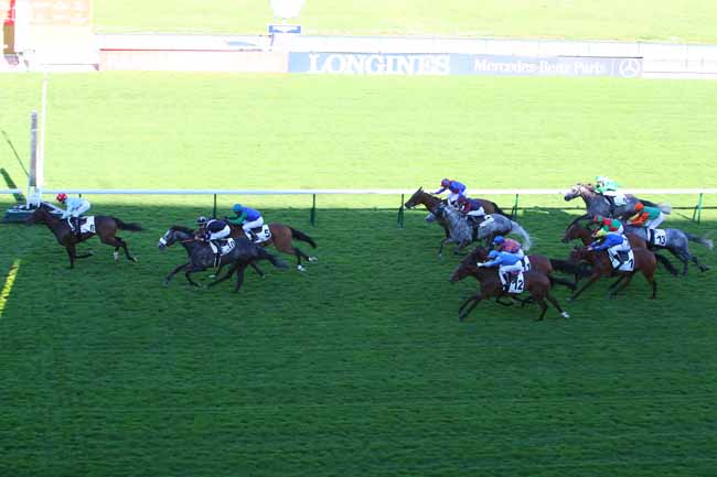 Photo d'arrivée de la course pmu PRIX DU COURS LA REINE à LONGCHAMP le Jeudi 24 juin 2021